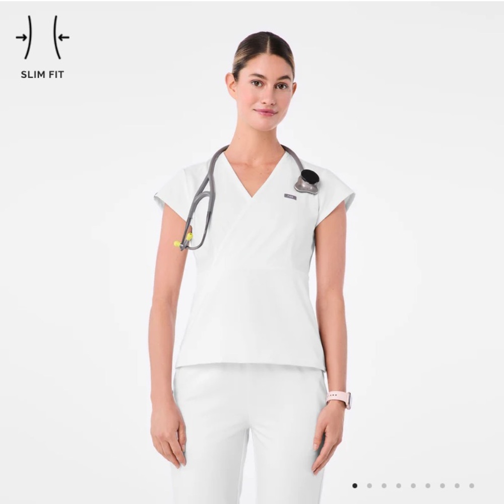 Tivoli Slim Peplum Scrub Top/Zamora Jogger Scrub Pants